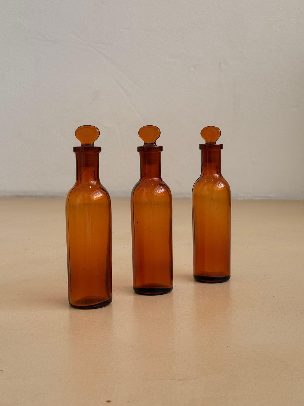 Botellas de botecario (1890-1880)